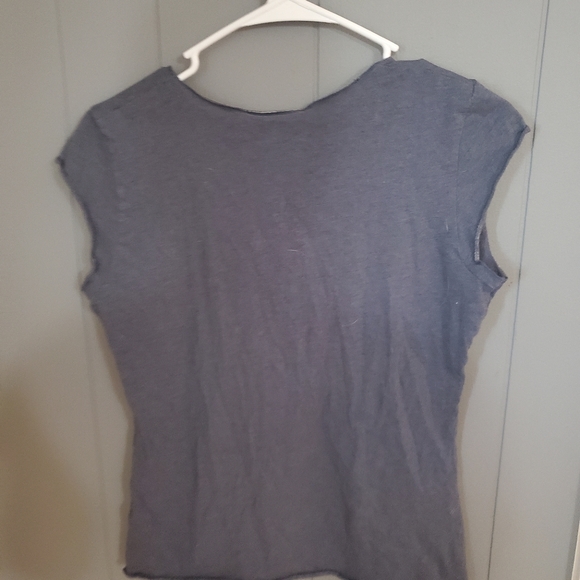 Cut out v neck top - Picture 2 of 3